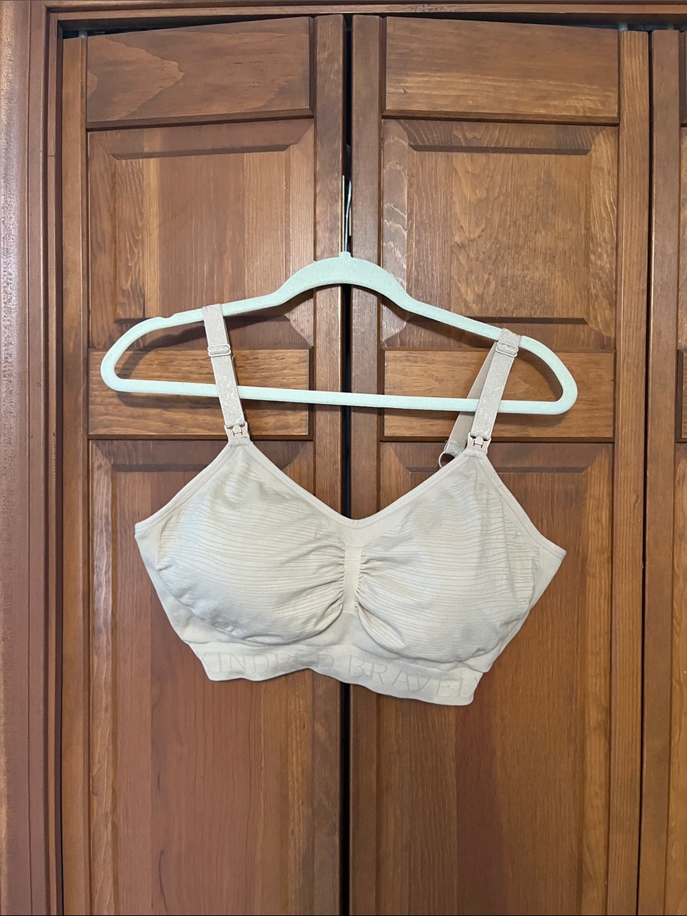 Kindred Bravely Cream Wireless Nursing and Pumping Bra Sz. M Busty